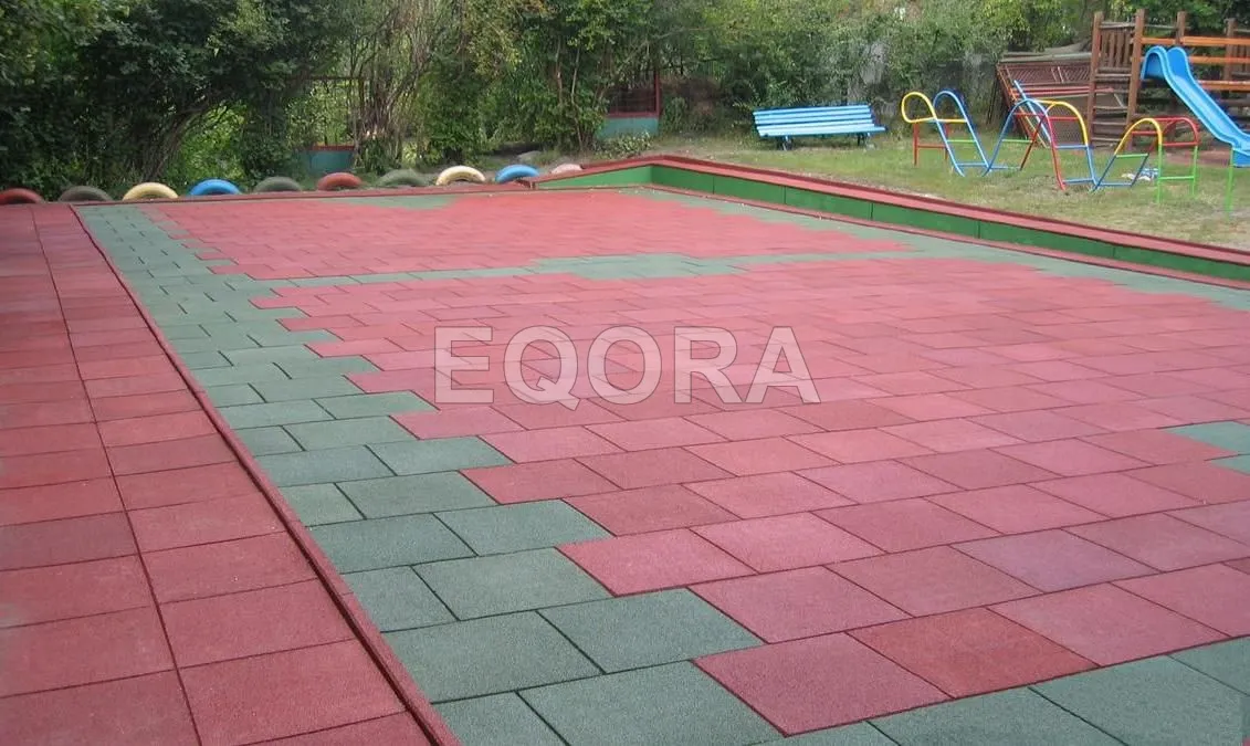 Резиновое покрытие из резиновой крошки для дорожек на даче в Чехове