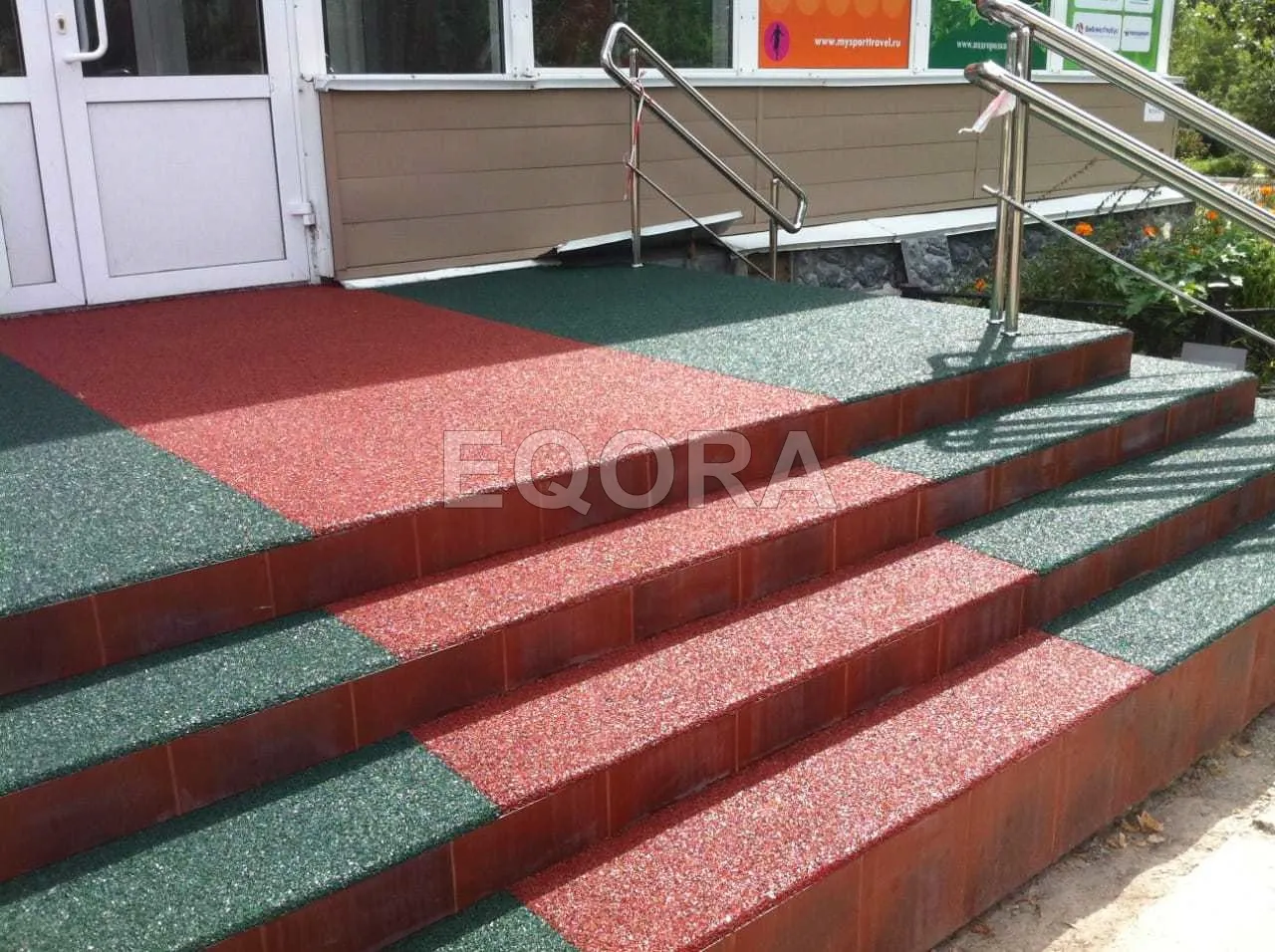 Резиновое покрытие на травмоопасные участки из резиновой крошки в Чехове